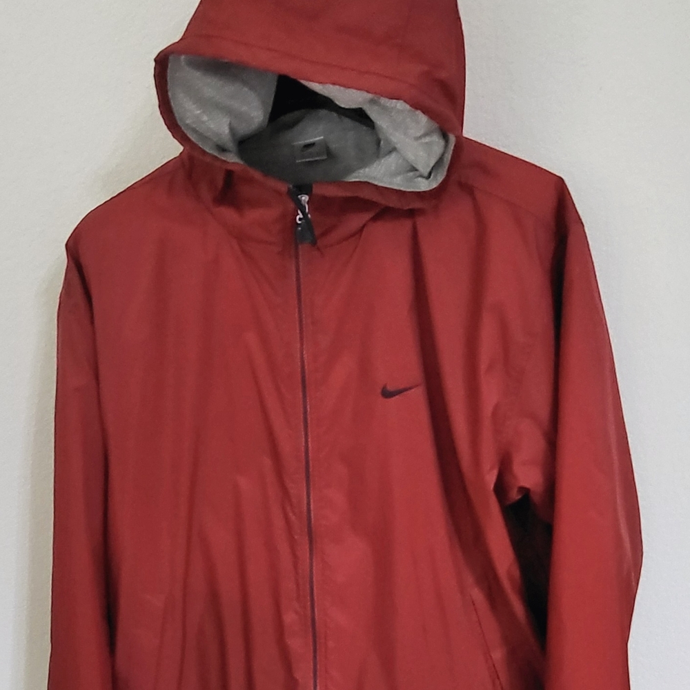 Nike Men's Red Hooded Jacket Size XL New Without Tags